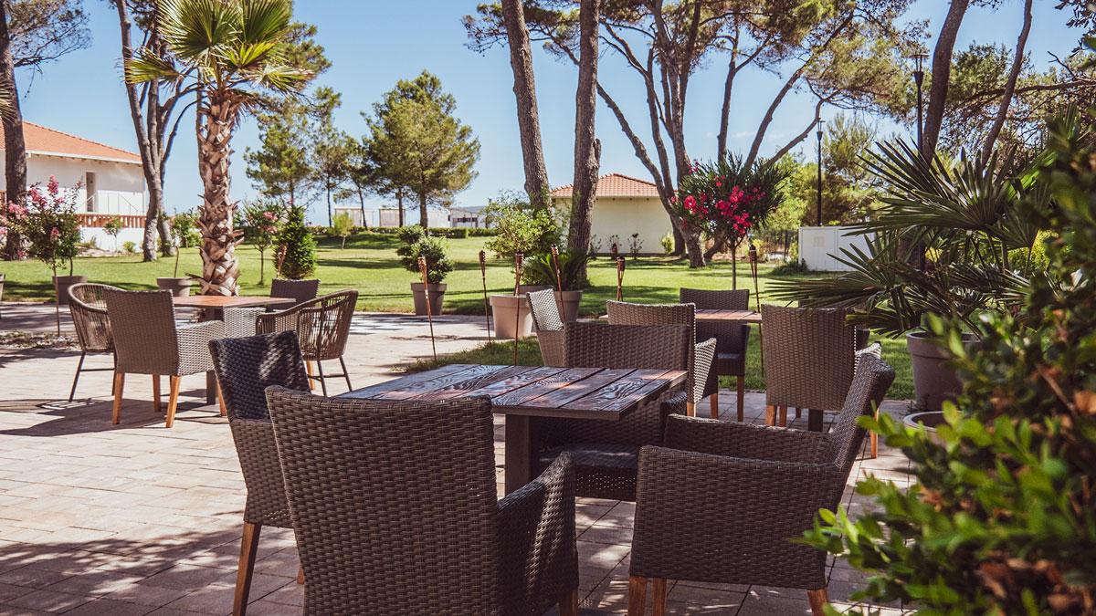 Tiara Holidays - Azul Beach Resort by Karisma - evergreen music bar